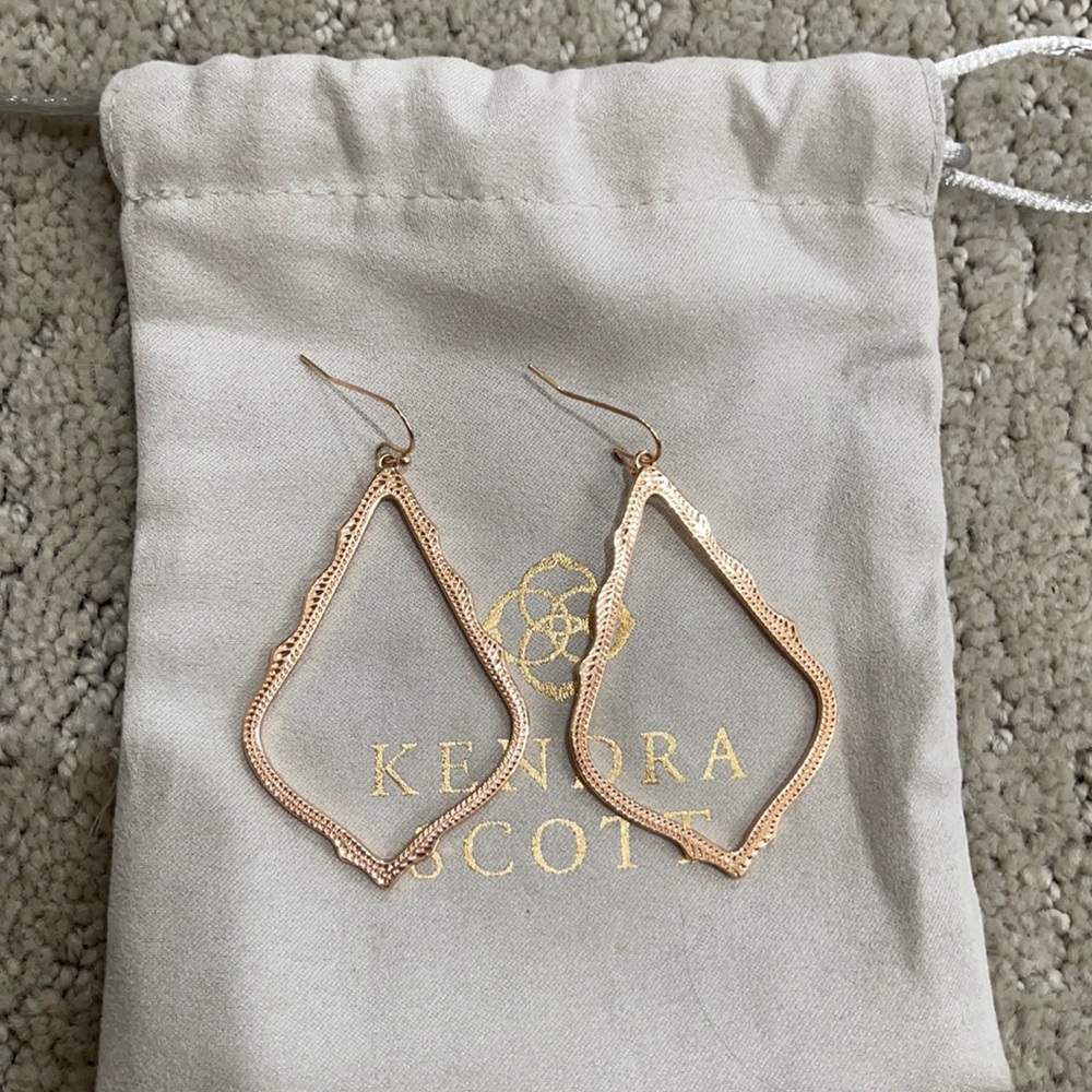 Kendra Scott Sophee Drop Earrings In Rose Gold